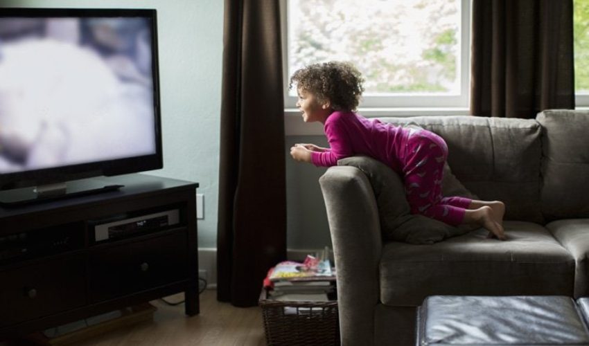 kids-watch-tv